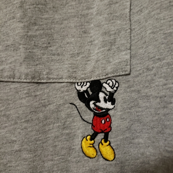 Disney Mickey Pocket T shirt Large - Picture 3 of 5